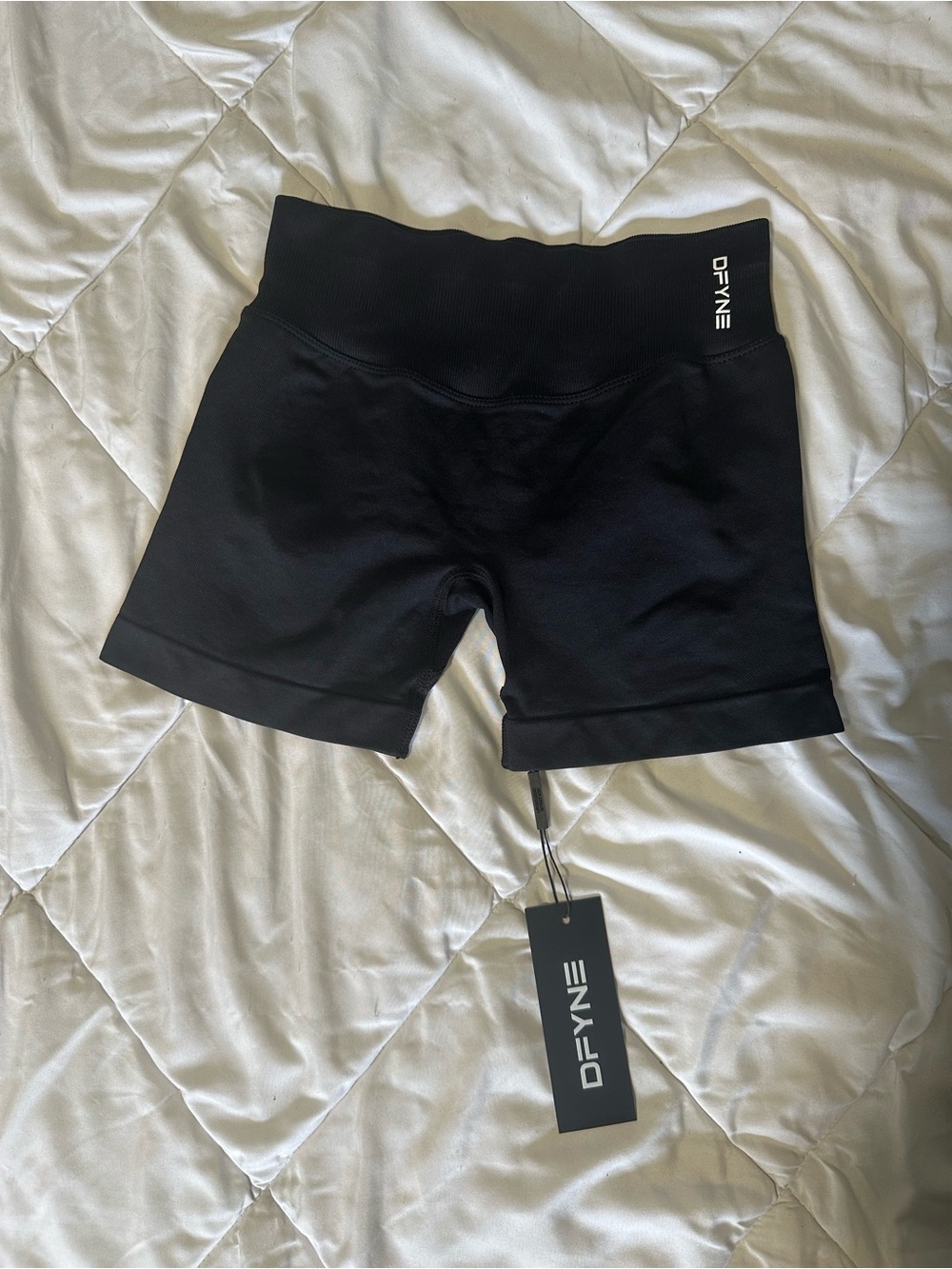 Defyne women’s black shorts XS -NWT